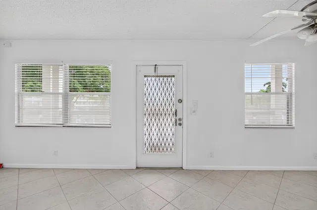  Residence photo 14