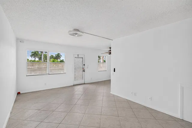  Residence photo 17