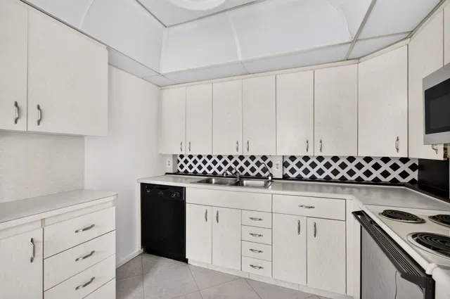  Residence photo 24
