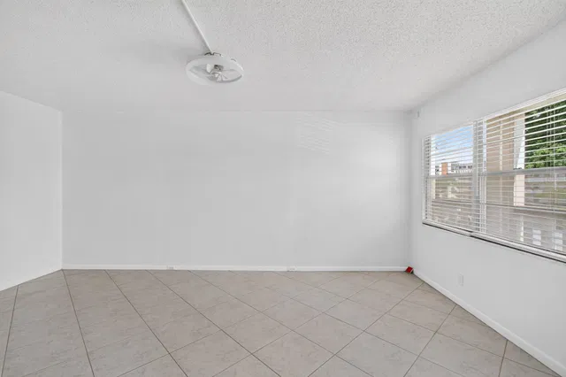  Residence photo 28