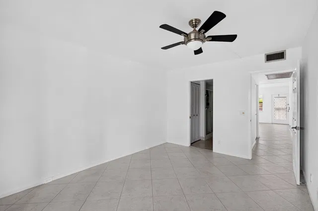  Residence photo 30