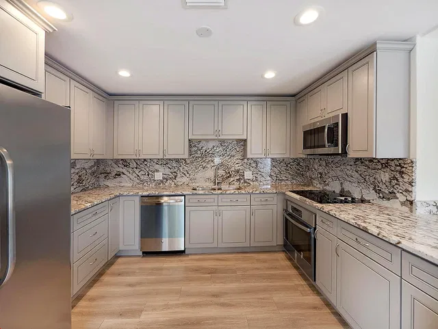 Residence photo 6