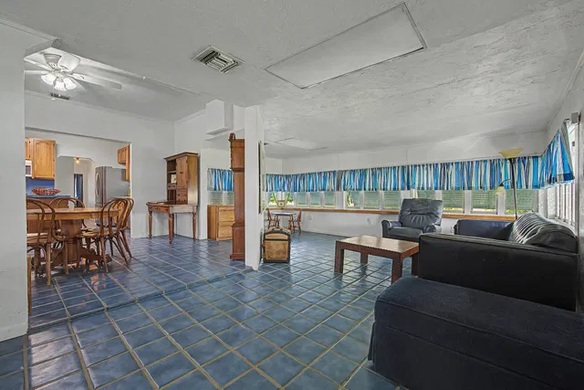  Residence photo 10