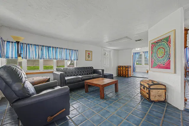  Residence photo 11