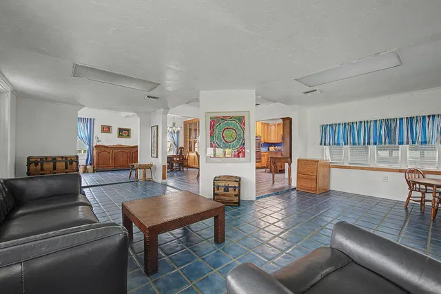  Residence photo 12