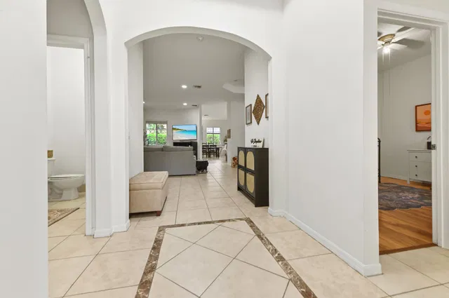  Residence photo 4