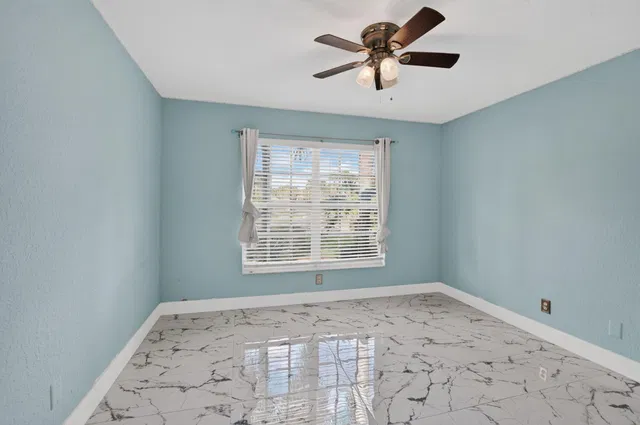  Residence photo 32