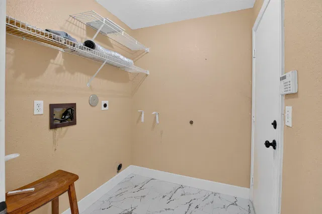  Residence photo 36