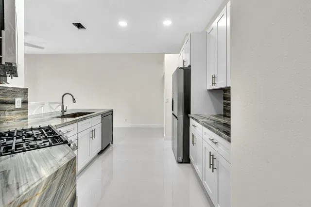 Residence photo 14
