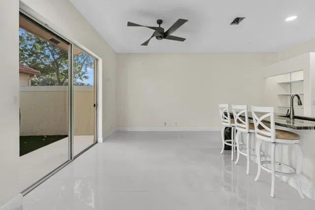 Residence photo 19