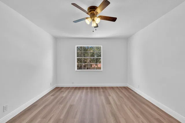 Residence photo 32