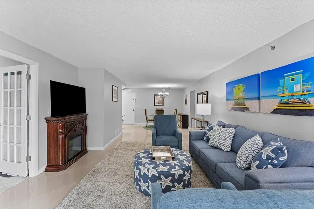 Unit 407 photo 19
