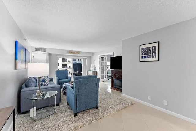 Unit 407 photo 21