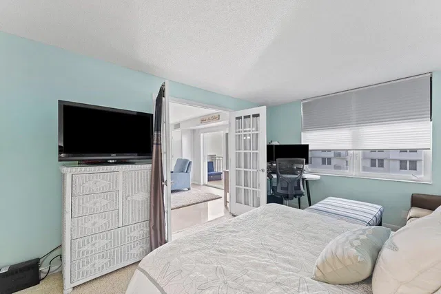 Unit 407 photo 22