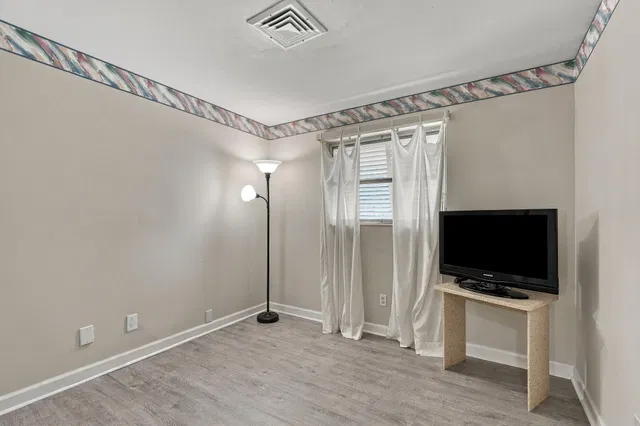 Residence photo 15