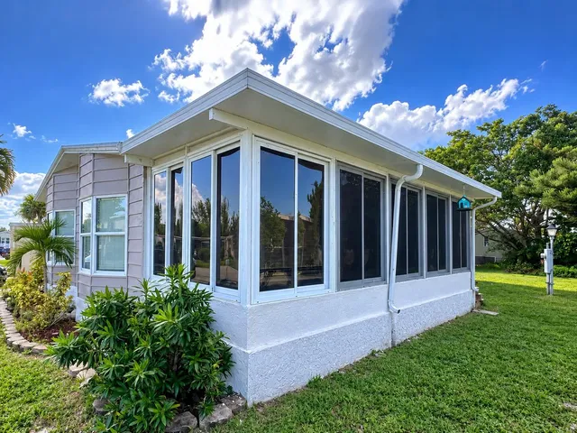 Residence photo 3