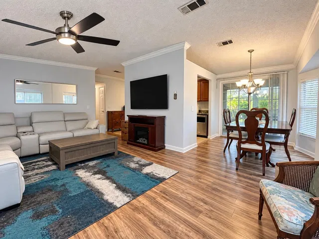 Residence photo 11