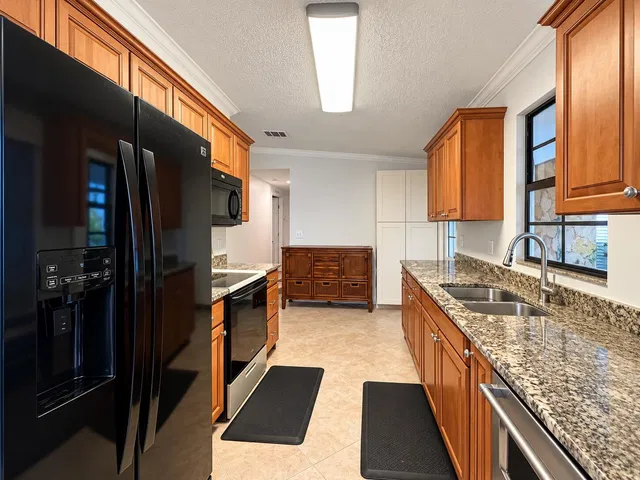 Residence photo 12