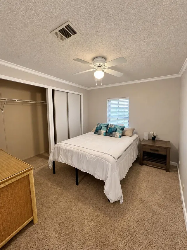 Residence photo 16