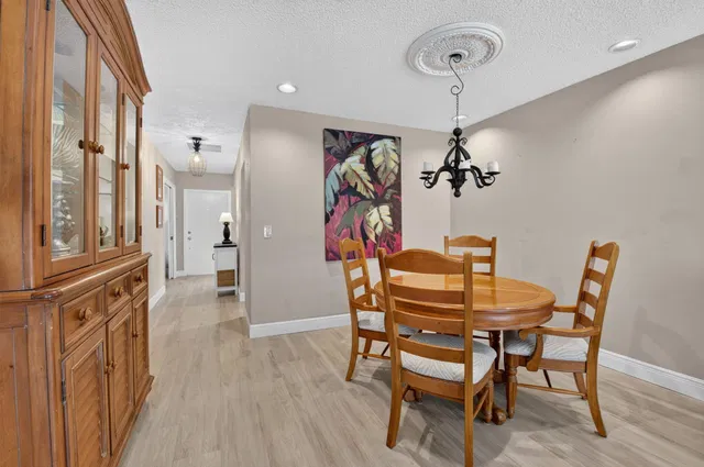 Residence photo 17