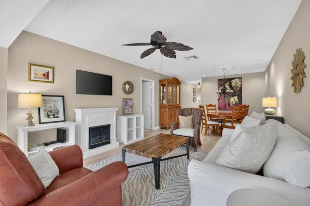 Residence photo 23