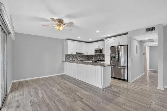 Residence photo 3