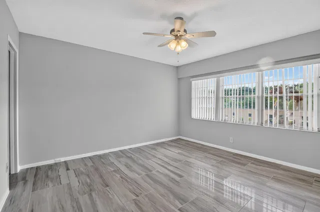 Residence photo 12
