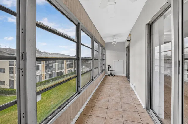 Residence photo 18