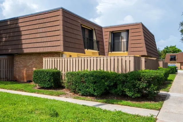 Residence photo 2