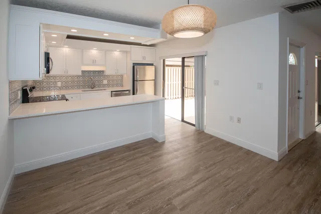 Residence photo 17