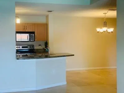 Unit 204 photo 8