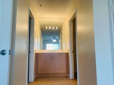 Unit 204 photo 11