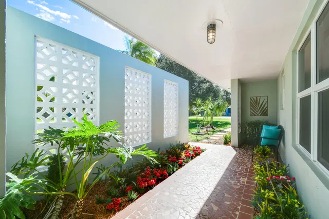 Residence photo 2