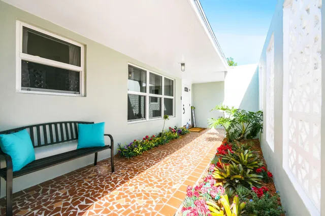 Residence photo 3