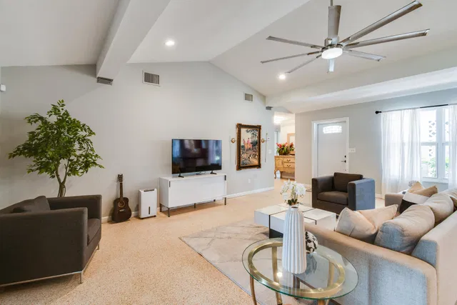 Residence photo 6
