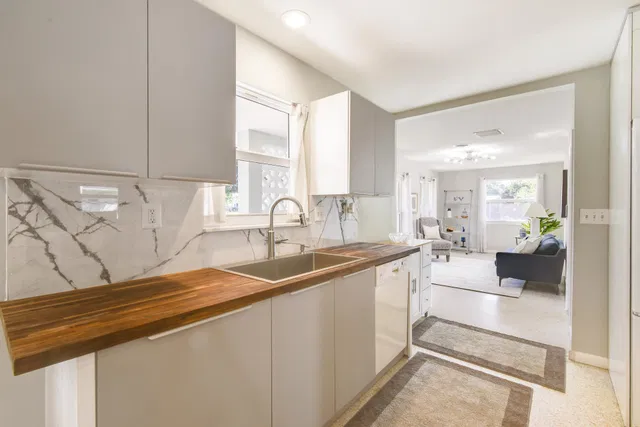 Residence photo 19