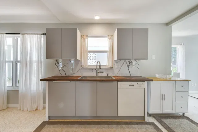 Residence photo 20