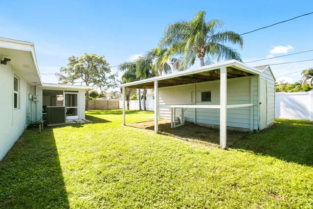 Residence photo 43