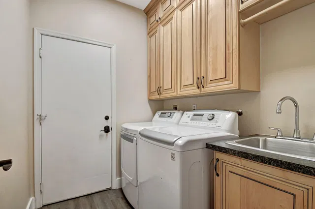 Residence photo 17