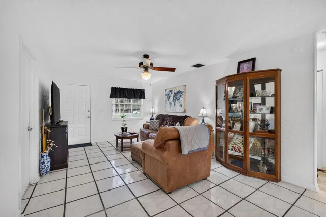 Residence photo 8