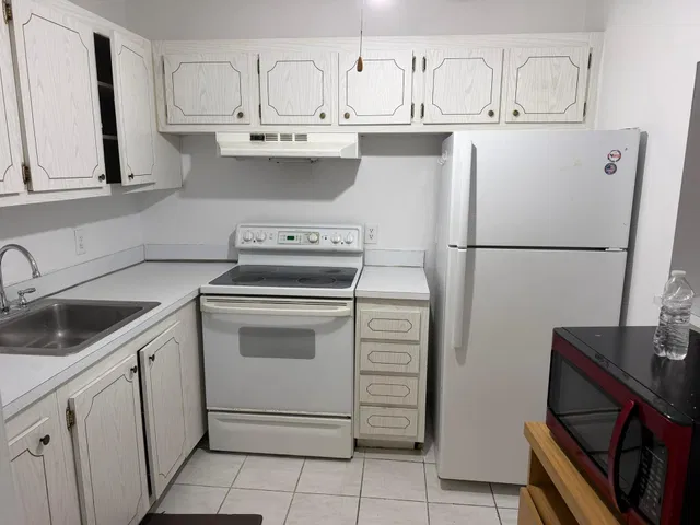 Unit 205 photo 5