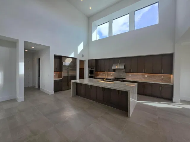  Residence photo 6