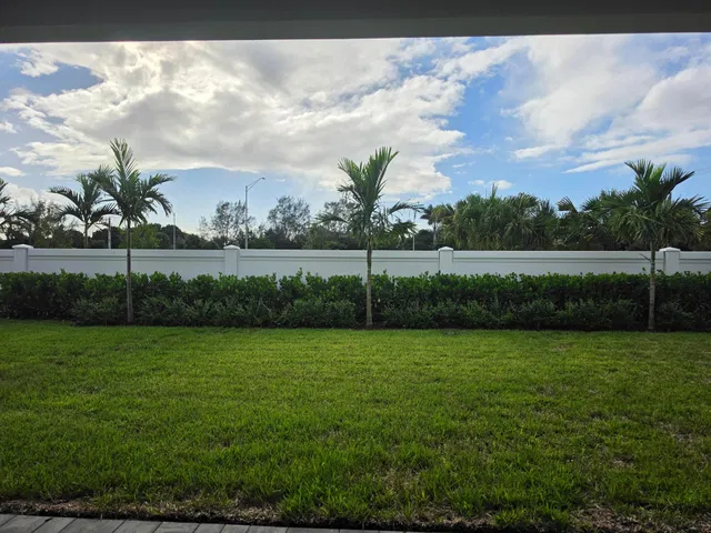  Residence photo 45