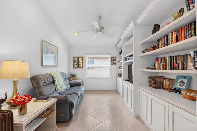 Residence photo 18