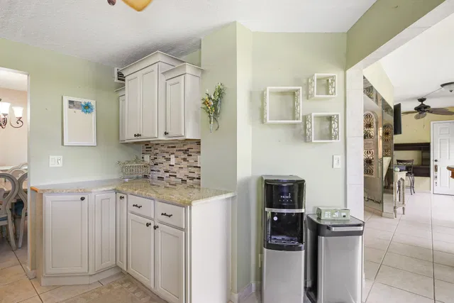 Unit 502 photo 6