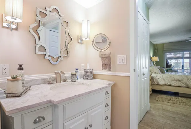 Unit 502 photo 12