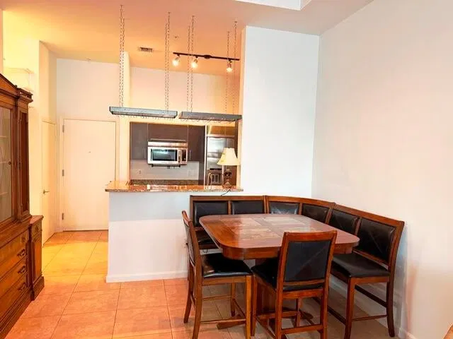  Unit 121 photo 5