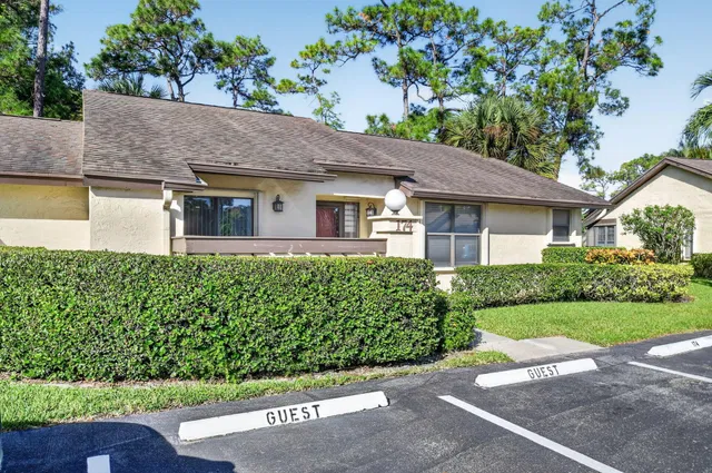 Residence photo 2