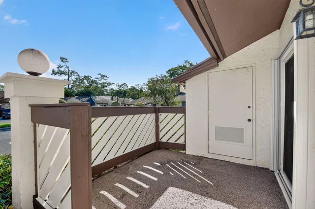 Residence photo 5