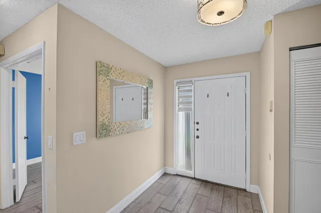 Residence photo 8